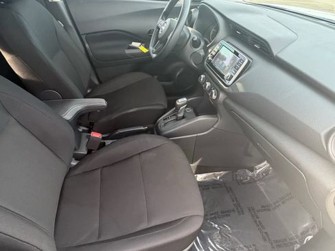 Certified 2025 Nissan Kicks Play S image 12