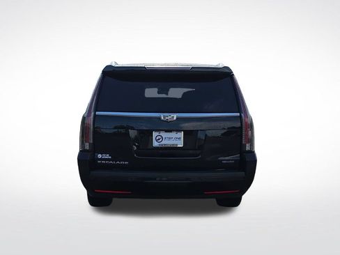 Used 2019 Cadillac Escalade ESV Premium Luxury RWD image 5