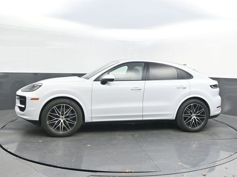 New 2025 Porsche Cayenne Coupe image 2