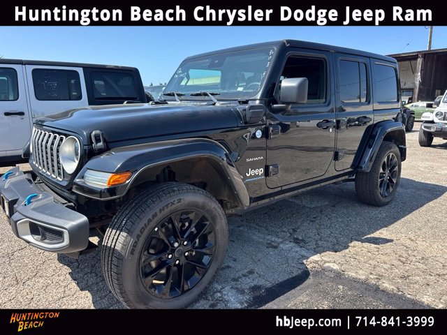Used 2024 Jeep Wrangler Unlimited Sahara AWD/4WD image 1