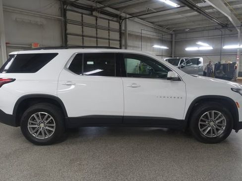 Used 2023 Chevrolet Traverse LT FWD image 8