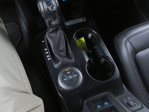 Used 2025 Ford Bronco Outer Banks AWD/4WD image 37