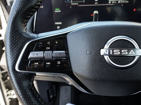 Used 2024 Nissan Ariya AWD image 18