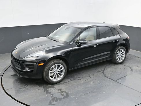 New 2025 Porsche Macan AWD/4WD image 29