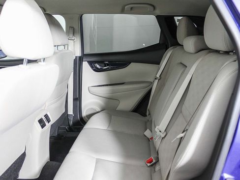 Used 2018 Nissan Rogue Sport SV image 19