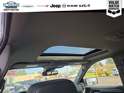 Used 2023 Chevrolet Silverado 1500 LTZ w/ LTZ Premium Package AWD/4WD image 9