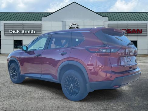 Used 2025 Nissan Rogue S image 4