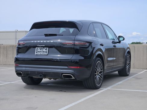 Used 2020 Porsche Cayenne image 8