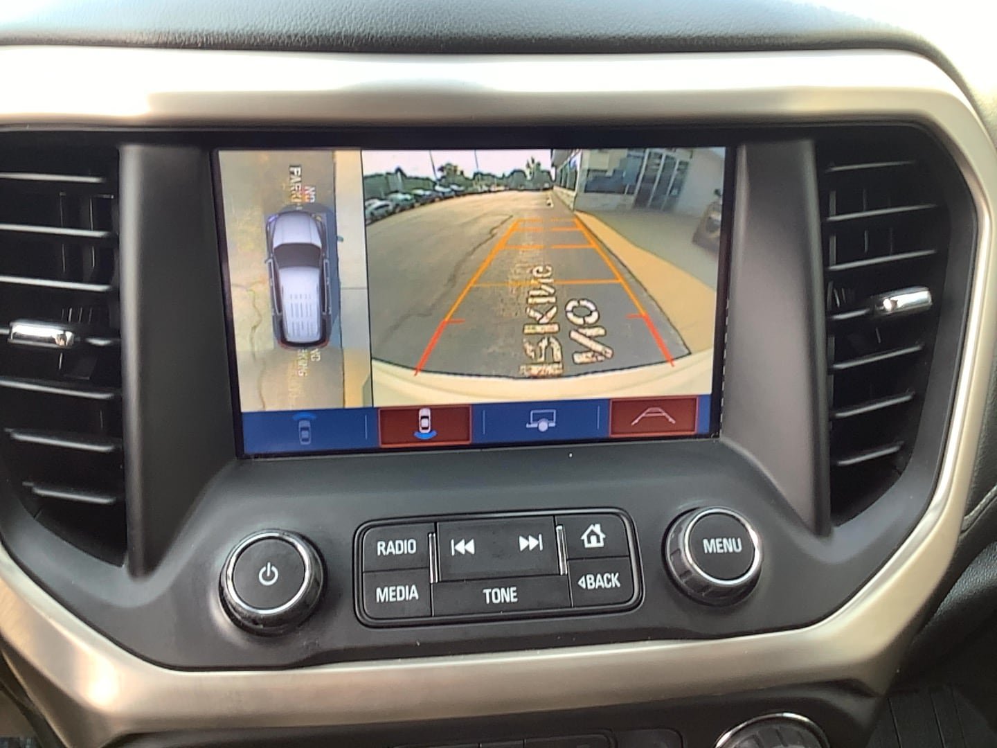 Used 2018 GMC Acadia Denali w/ Technology Package AWD/4WD image 15