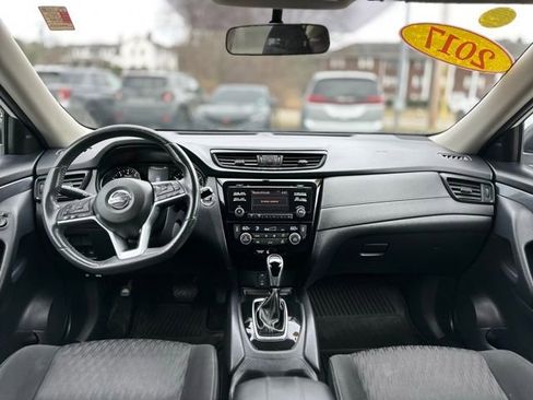 Used 2017 Nissan Rogue SV AWD/4WD image 17