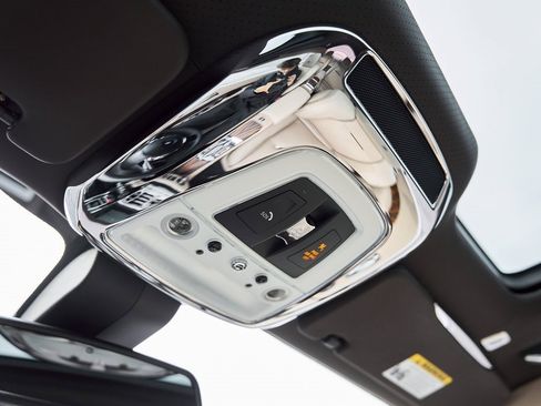 Used 2014 Rolls-Royce Wraith image 76