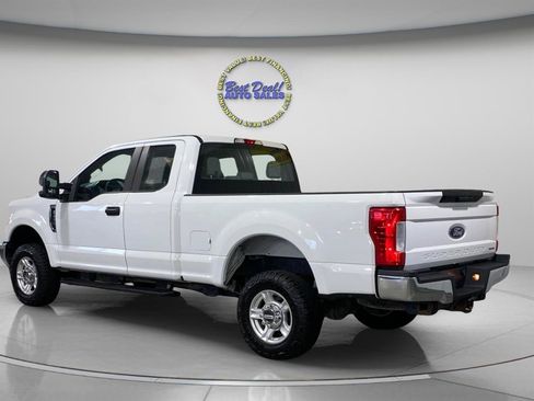 Used 2017 Ford F250 XL w/ Power Equipment Group AWD/4WD image 3