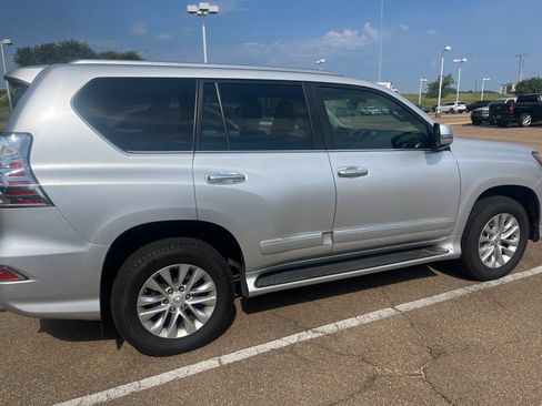 Used 2019 Lexus GX 460 Premium AWD/4WD image 4