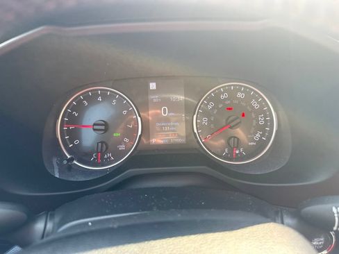 Used 2022 Toyota RAV4 XLE Premium FWD image 5