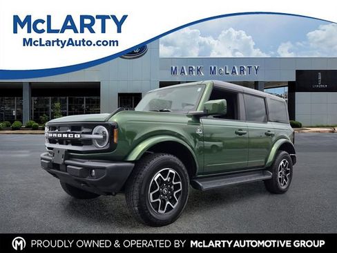Certified 2025 Ford Bronco Outer Banks AWD/4WD image 1