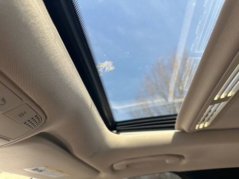 Used 2020 Mercedes-Benz C 300 Sedan image 22