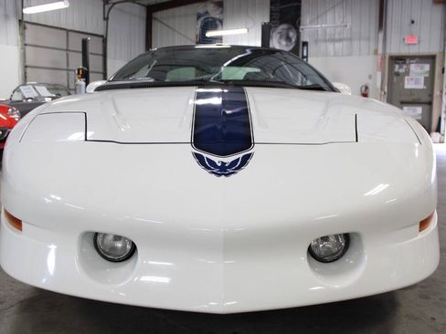 Used 1994 Pontiac Firebird Coupe RWD image 9