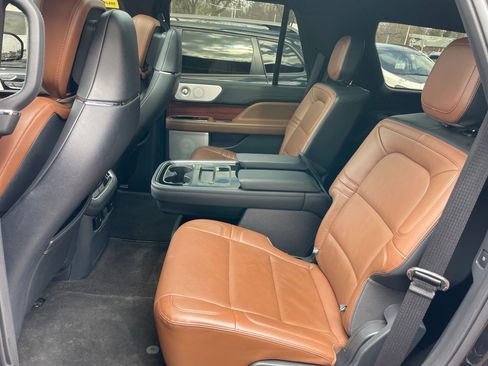Used 2023 Lincoln Navigator Reserve AWD/4WD image 24