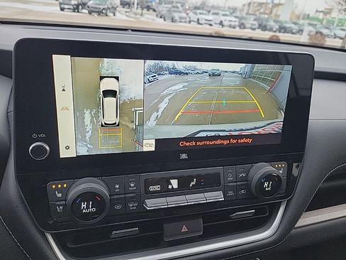 Used 2024 Toyota Grand Highlander Platinum image 23