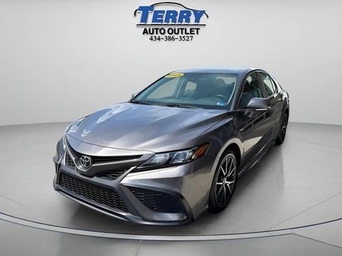 Used 2024 Toyota Camry SE FWD image 4