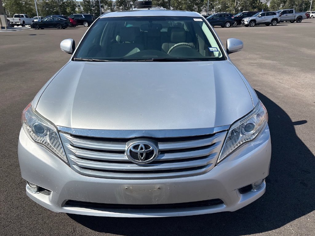 Used 2011 Toyota Avalon FWD image 2