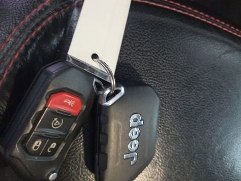 Used 2020 Jeep Gladiator Rubicon image 13