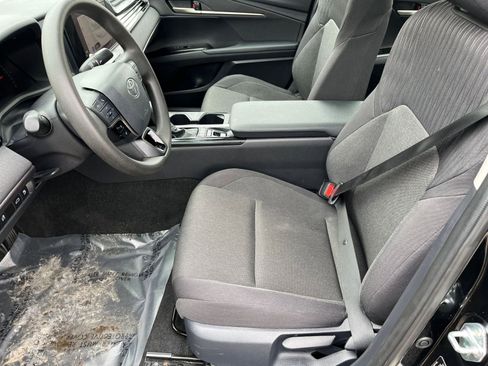 Used 2025 Toyota Camry LE image 24