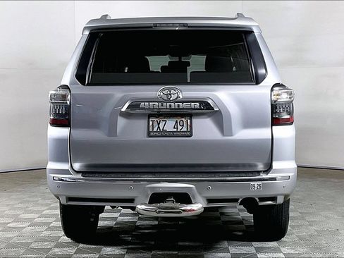 Used 2018 Toyota 4Runner Limited AWD/4WD image 3