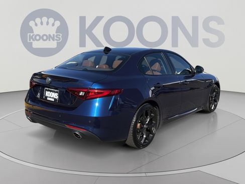 Used 2021 Alfa Romeo Giulia Ti w/ Nero Edizione AWD/4WD image 7
