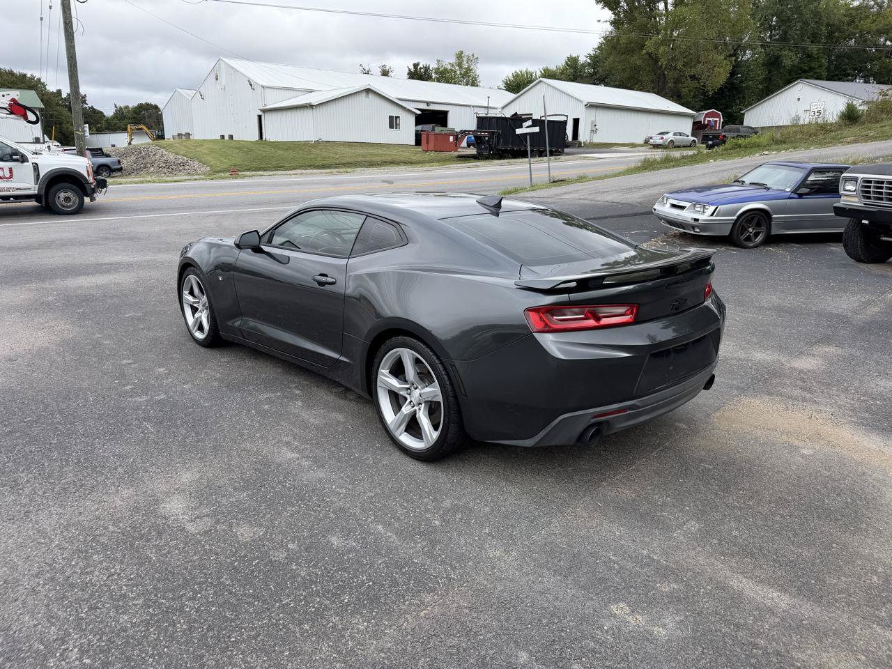 Used 2018 Chevrolet Camaro SS RWD image 3
