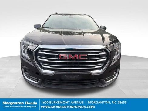 Used 2024 GMC Terrain SLT AWD/4WD image 2