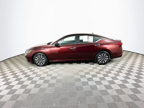 Certified 2025 Nissan Altima 2.5 SV FWD image 6