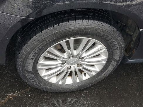 Used 2016 Chrysler Town & Country Touring-L w/ Driver Convenience Group image 5