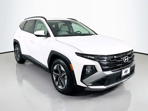 Certified 2025 Hyundai Tucson SEL image 3