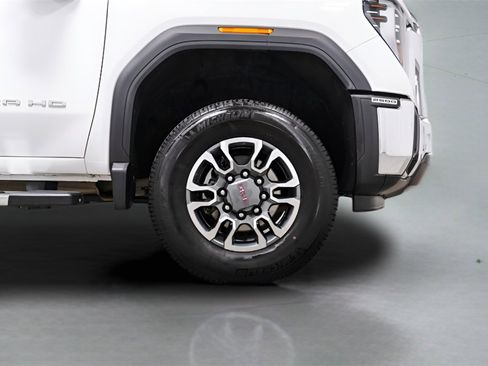 Used 2024 GMC Sierra 2500 SLT w/ SLT Convenience Package image 7