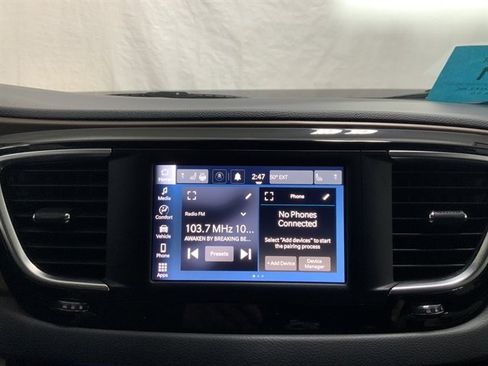 Used 2023 Chrysler Voyager LX image 24