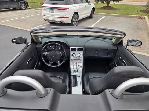 Used 2005 Chrysler Crossfire Limited image 29
