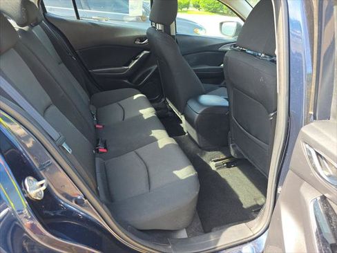 Used 2018 MAZDA MAZDA3 Sport FWD image 18