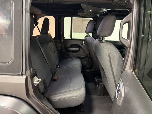 Used 2024 Jeep Wrangler Unlimited Sport AWD/4WD image 31