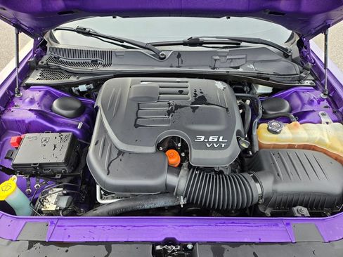 Used 2019 Dodge Challenger SXT RWD image 16