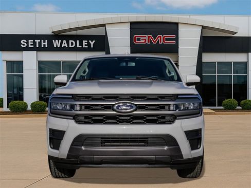 Used 2024 Ford Expedition XLT image 2