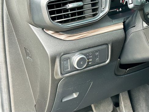 Used 2022 Ford Explorer Limited w/ Equipment Group 301A image 10