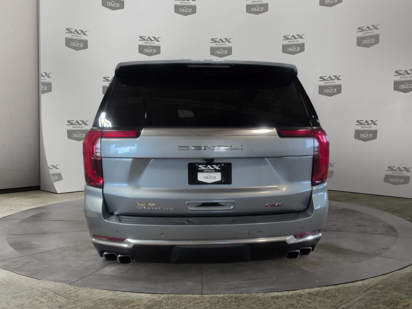 Used 2025 GMC Yukon XL Denali AWD/4WD image 4