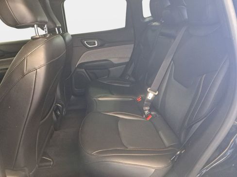 Certified 2023 Jeep Compass Latitude AWD/4WD image 15