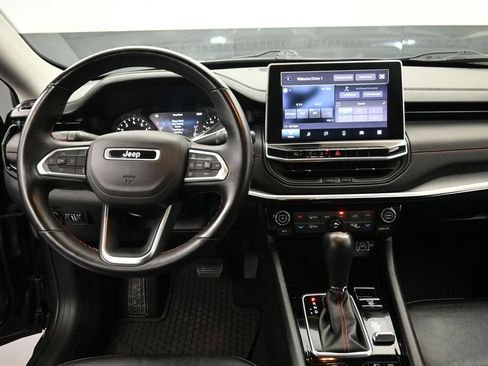 Used 2022 Jeep Compass Trailhawk w/ Trailhawk Convenience Group AWD/4WD image 11