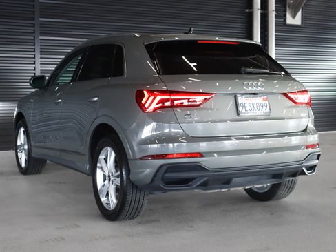 Used 2023 Audi Q3 2.0T Premium w/ Convenience Package image 2