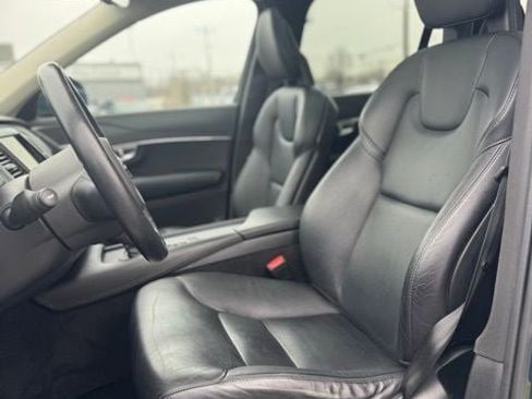 Used 2020 Volvo XC90 T5 Momentum image 11