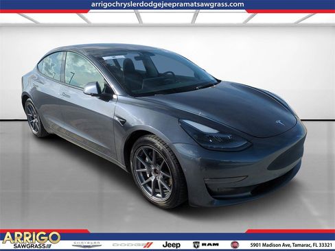 Used 2022 Tesla Model 3 Long Range image 1