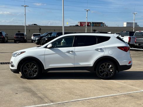Used 2018 Hyundai Santa Fe Sport image 7