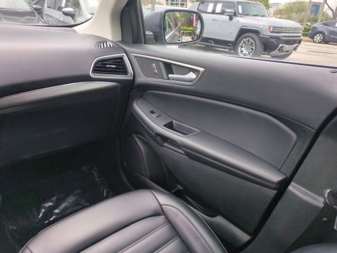 Used 2022 Ford Edge SEL image 17